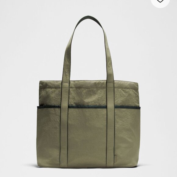 Lululemon Daily Multi-Pocket Tote | Bayleaf Green | Commuter/Gym Bag- NWT - Picture 2 of 10